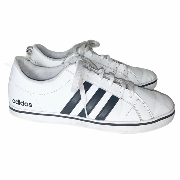 adidas Other - Adidas-white & black old school